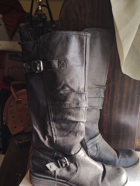 Earth Origins Black Leather Mid-Calf Buckle Boots